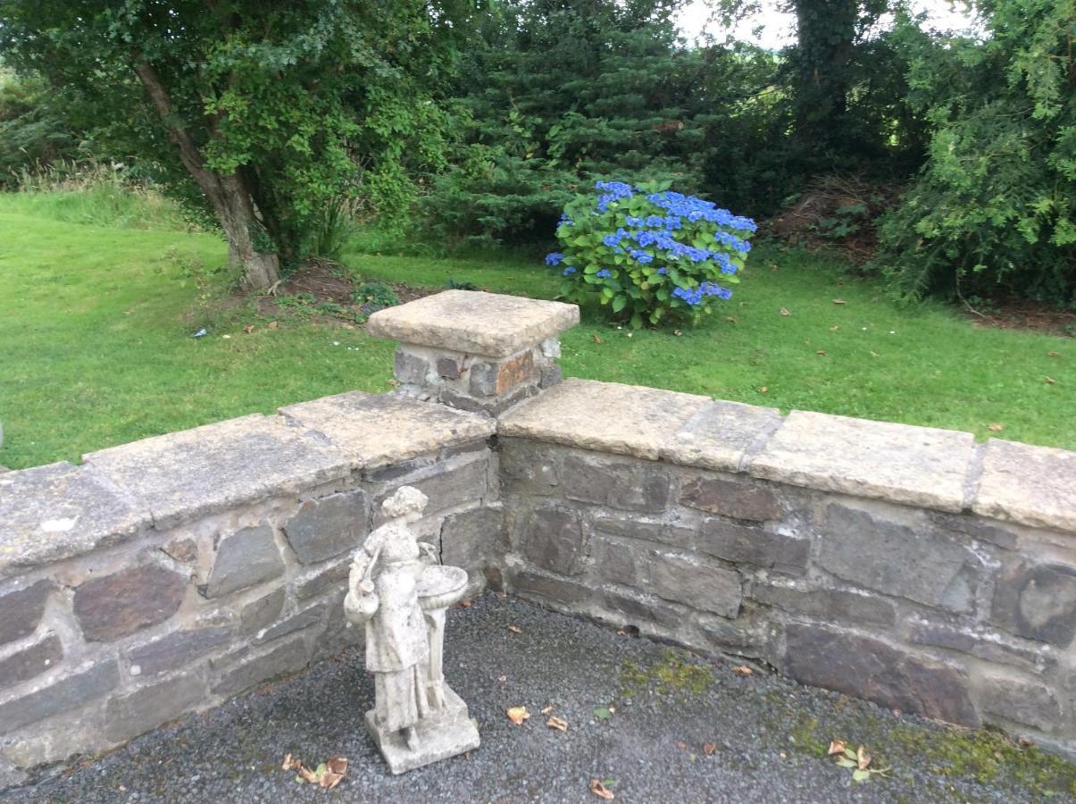 Hotel Pembrokeshire Fields Haverfordwest Esterno foto