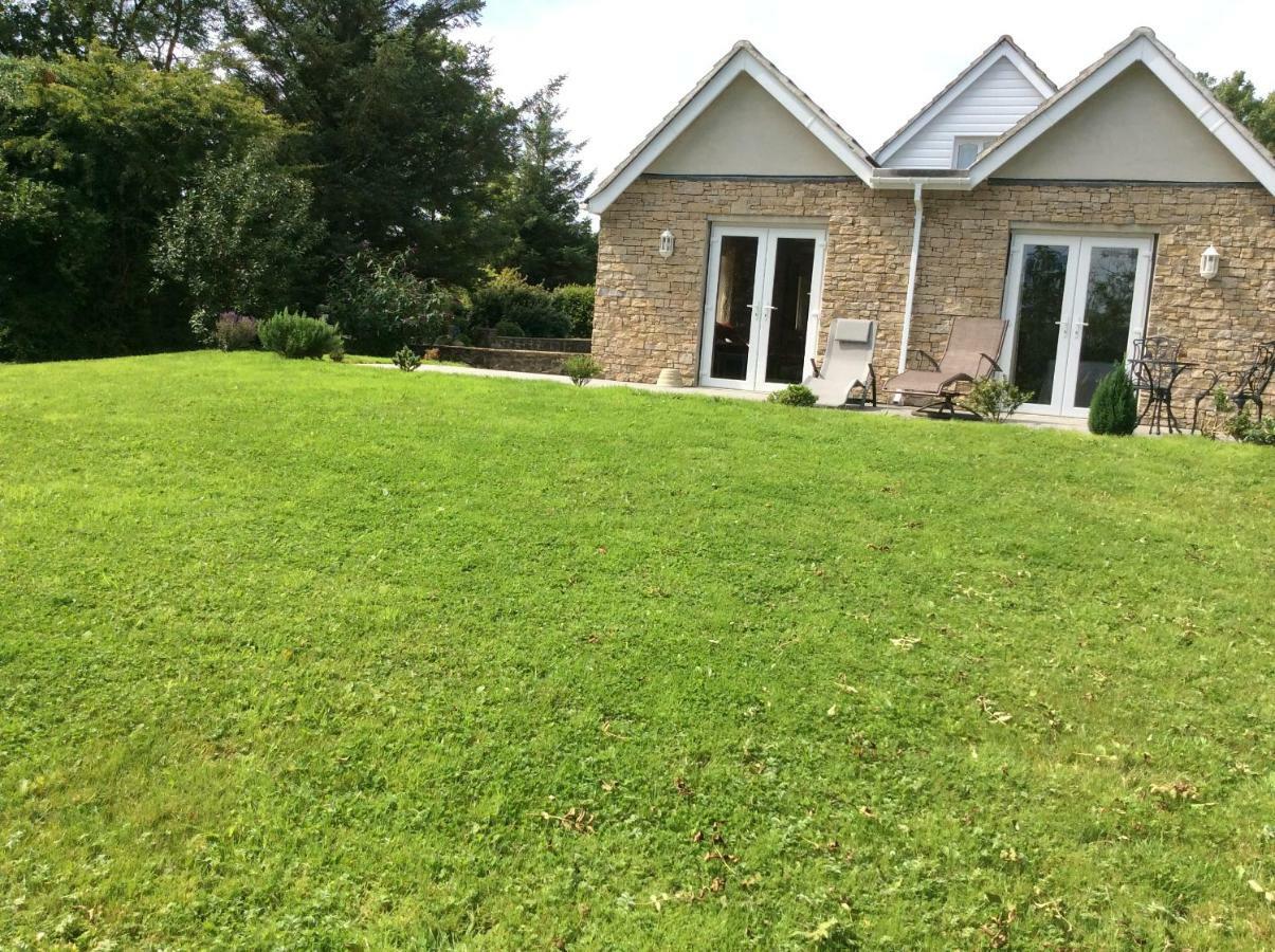 Hotel Pembrokeshire Fields Haverfordwest Esterno foto